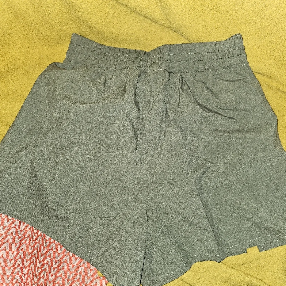Gymshark Pintuck Shorts - Base Green - Picture 3 of 4